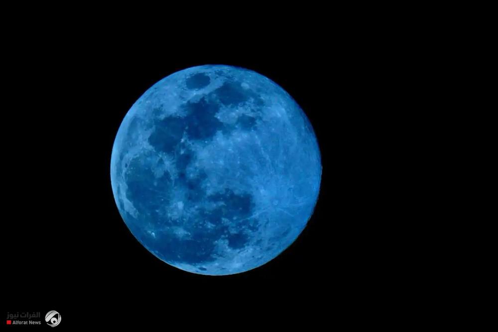 حدث نادر يضيء سماء دولة مجاورة للعراق