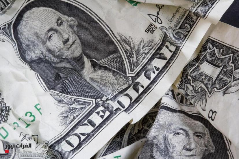 الدولار يتجه لتسجيل أسوأ أداء أسبوعي في 7 أشهر