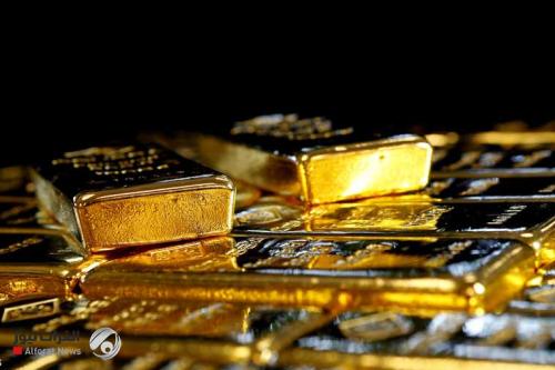 الذهب يتماسك قرب مستوى تاريخي فوق 2500 دولار للأونصة