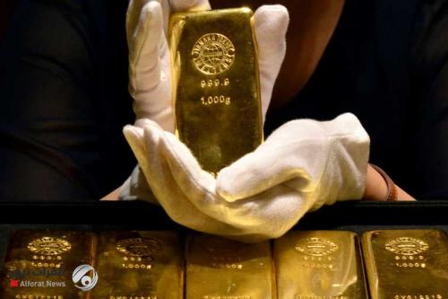 الذهب يتراجع تحت ضغط ارتفاع الدولار