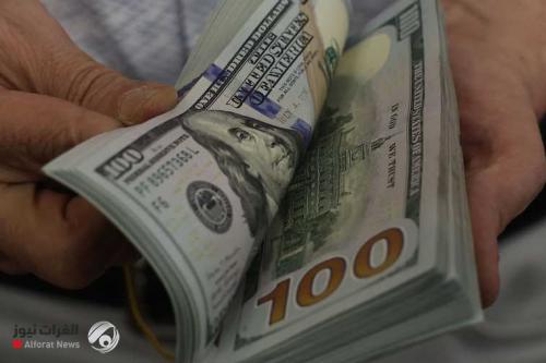 الدولار الأميركي يقفز بعد بيانات ضعيفة عن النشاط العالمي