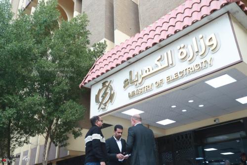 إعفاء أكثر من 20 مسؤولاً في كهرباء البصرة وتشكيل لجان تحقيقية بحق عدد منهم