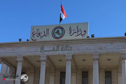 الدفاع تنفي إصدار أوامر نقل وتغيير مناصب لقادة وضباط