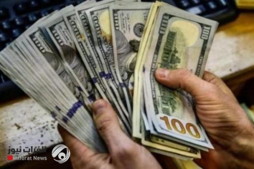 قفزة قياسية .. 153 الف دينار لكل 100 دولار في بغداد