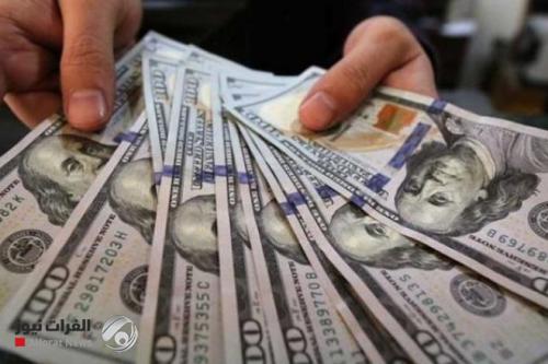الدولار يتراجع والين يلامس أدنى مستوى في 34 عاما