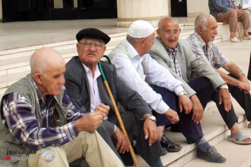 خبير مالي يطمئن العراقيين: لا قلق على الرواتب وتأخر صرفها لإجراءات إدارية