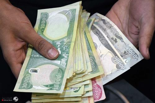 خبير اقتصادي: رفع سعر صرف الدولار يخفف العجز المالي لكنه يفاقم التضخم