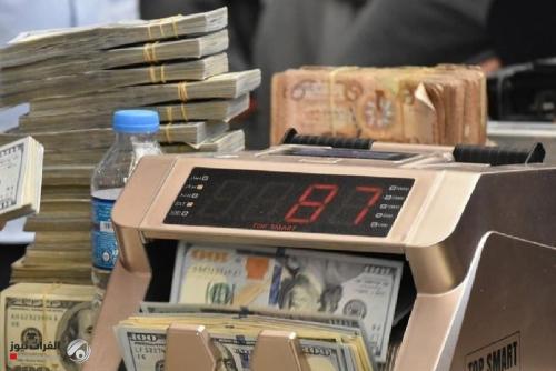 المركزي: الدينار سيشهد انتعاشاً أكثر قريباً.. وهذا سبب انخفاض الدولار