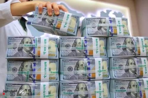 عبر {الفرات نيوز}.. مستشار حكومي يرد على تعليق أمريكا لشحنات الدولار إلى العراق