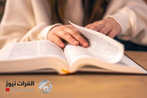 الدماغ يدمج قصص الكتب الورقية أسرع من الرقمية