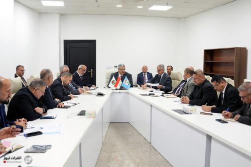 وزير النفط: تخفيض إنتاج نفط البصرة إلى 900 ألف برميل يومياً