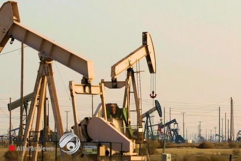 النفط يتراجع وبرنت عند 77 دولاراً