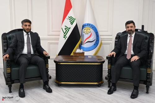 وزير العدل ومحافظ النجف يناقشان تطوير الدوائر العدلية بالمحافظة